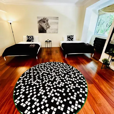Luxury In Centre Location ホステル