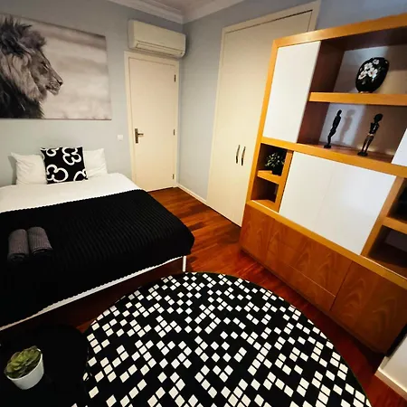 Luxury In Centre Location ホステル