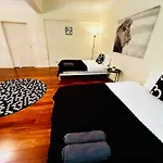 Luxury In Centre Location Albergue *